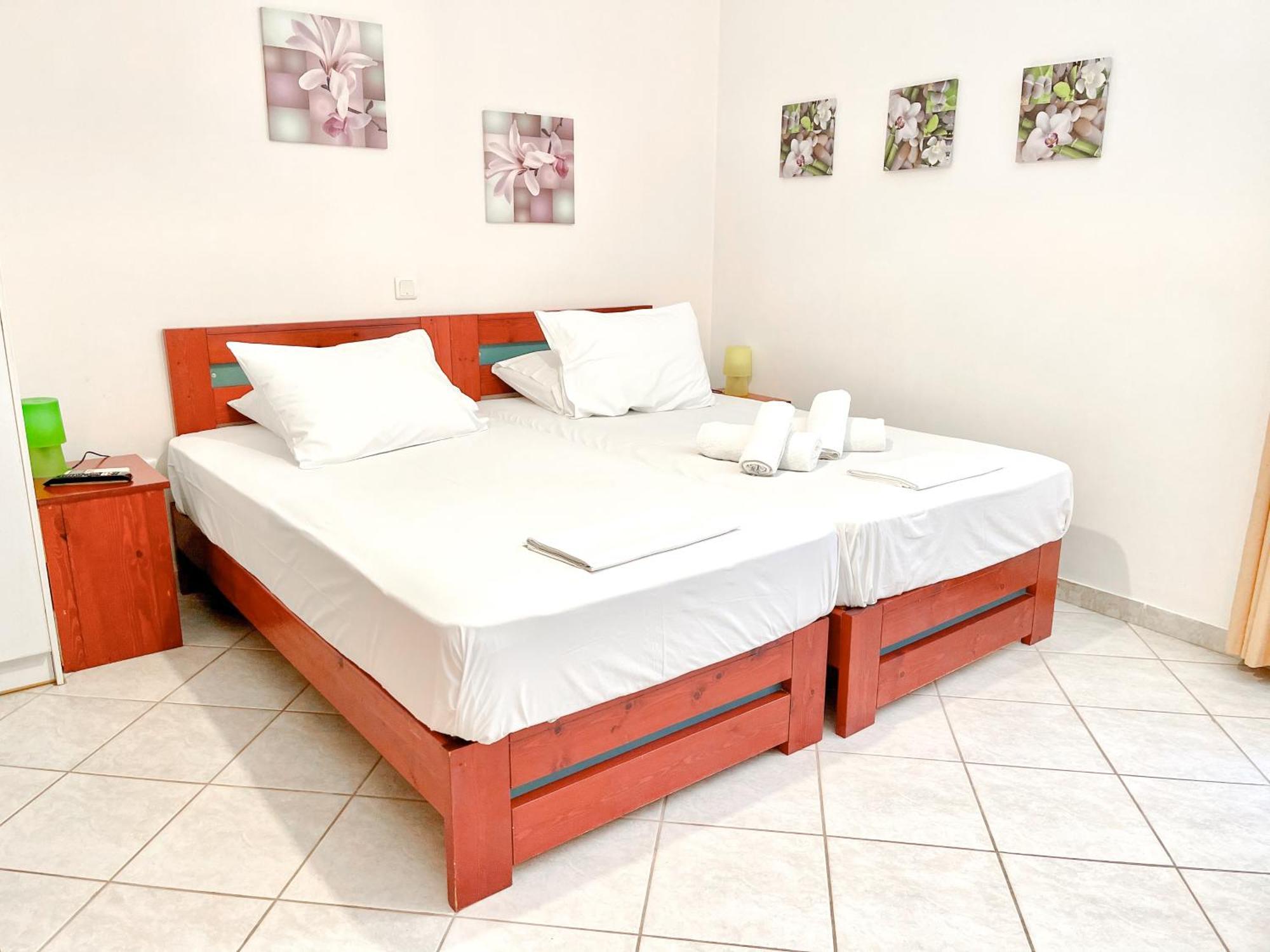 Xenios Zeus Rooms Koróni Buitenkant foto